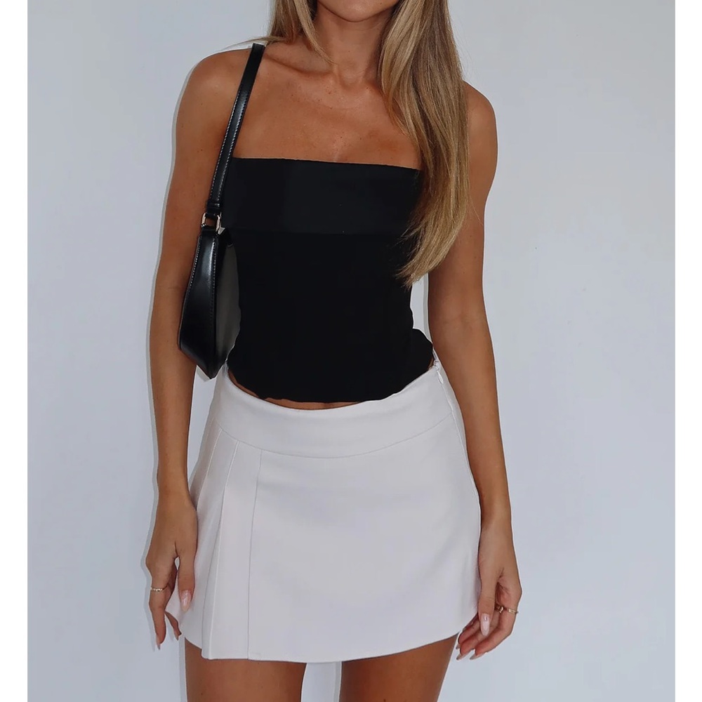 White Fox Boutique Black and White Mini Skirt